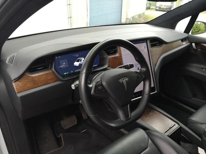 Photo 6 VIN: 5YJXCCE20JF097902 - TESLA MODEL 