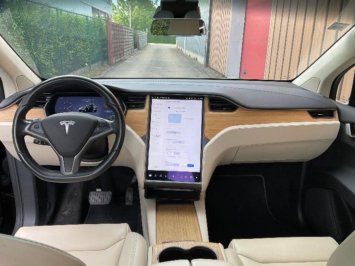 Photo 26 VIN: 5YJXCCE20JF100667 - TESLA MODEL X SUV 