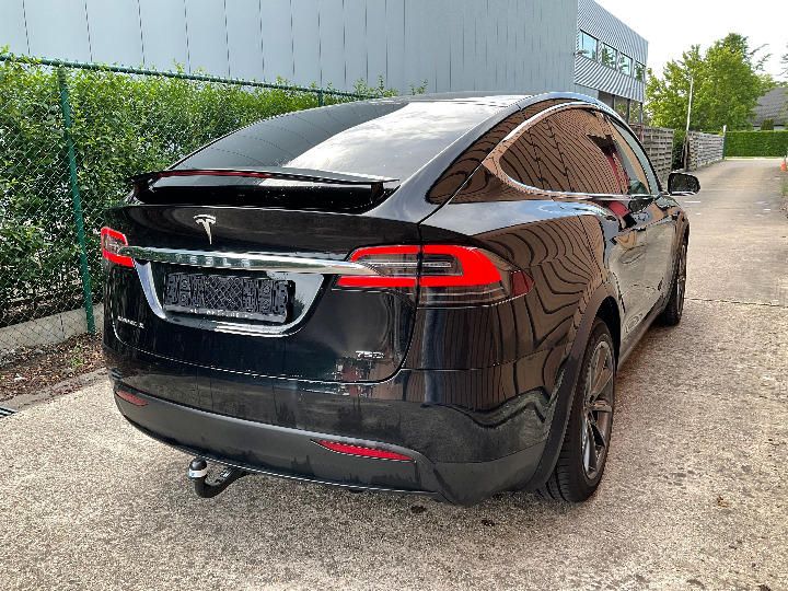 Photo 4 VIN: 5YJXCCE20JF100667 - TESLA MODEL X SUV 