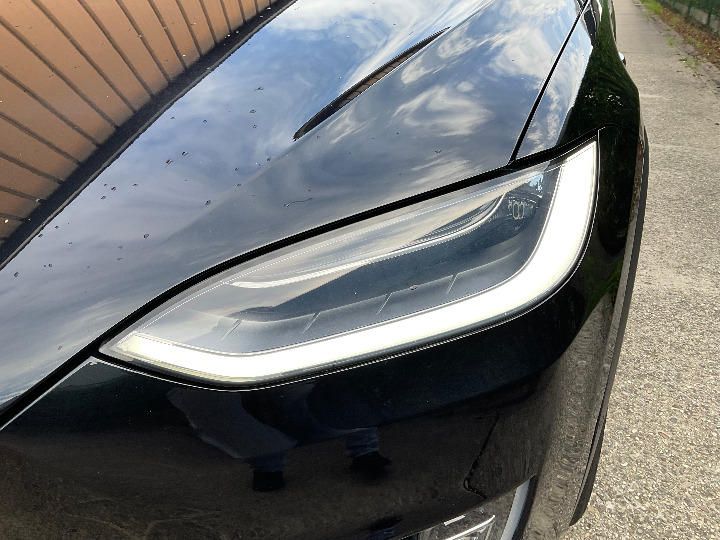 Photo 5 VIN: 5YJXCCE20JF100667 - TESLA MODEL X SUV 