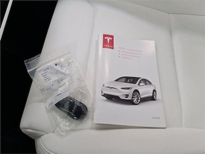 Photo 6 VIN: 5YJXCCE21HF050324 - TESLA MODEL X 