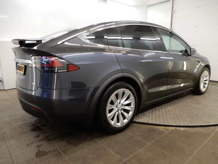 Photo 2 VIN: 5YJXCCE21HF075546 - TESLA MODEL X 