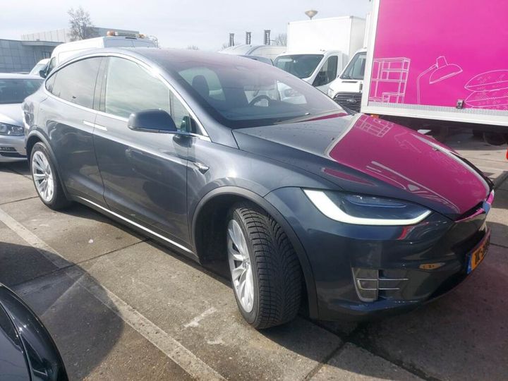 Photo 27 VIN: 5YJXCCE21JF106882 - TESLA MODEL 