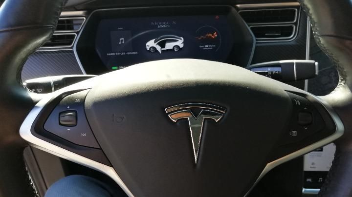 Photo 14 VIN: 5YJXCCE22HF060389 - TESLA MODEL X SUV 