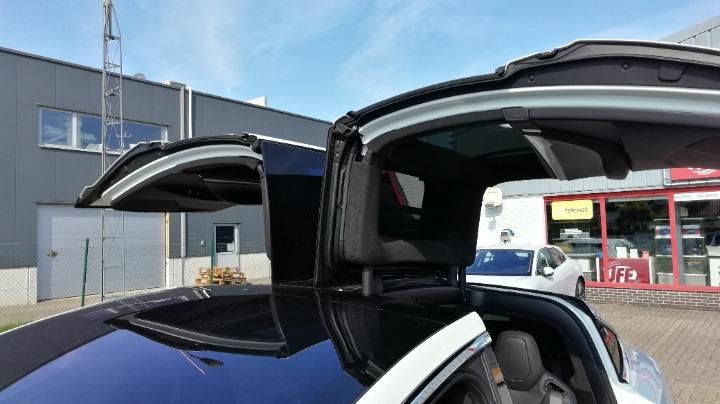 Photo 21 VIN: 5YJXCCE22HF060389 - TESLA MODEL X SUV 