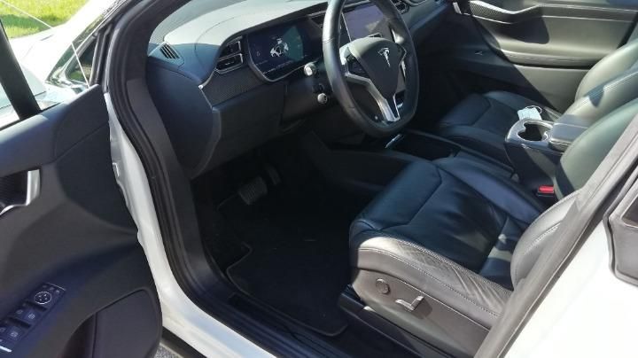 Photo 17 VIN: 5YJXCCE22HF060389 - TESLA MODEL X SUV 