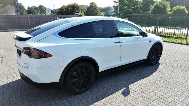 Photo 6 VIN: 5YJXCCE22HF060389 - TESLA MODEL X SUV 