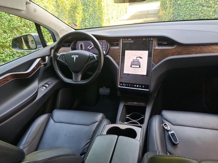 Photo 5 VIN: 5YJXCCE22JF116496 - TESLA MODEL 