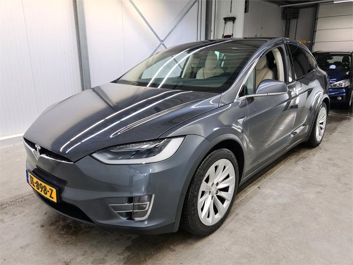 Photo 0 VIN: 5YJXCCE23JF105734 - TESLA X 