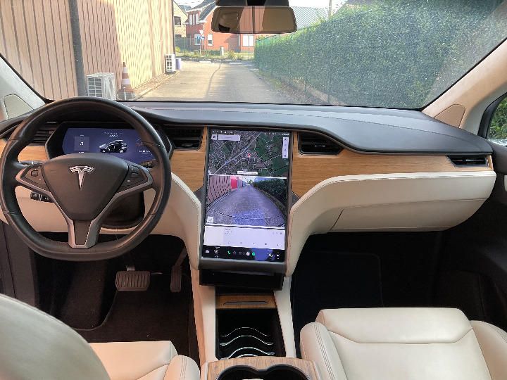 Photo 29 VIN: 5YJXCCE23KF145720 - TESLA MODEL X SUV 