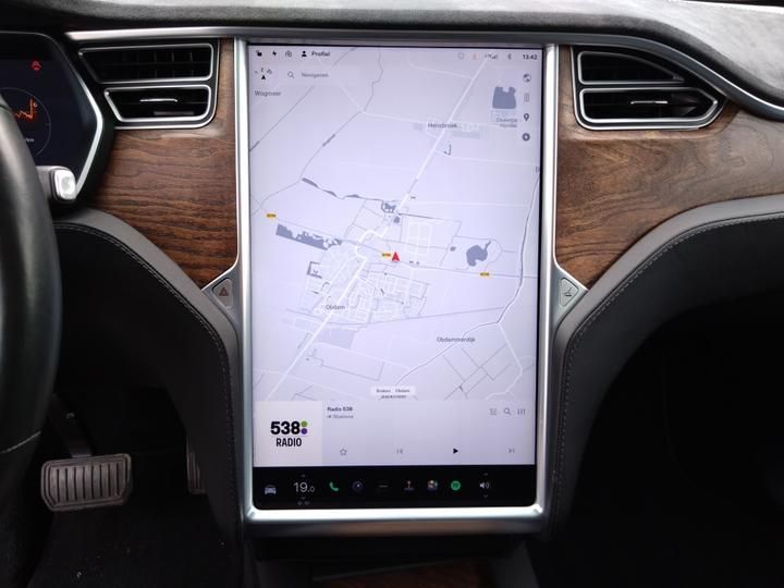 Photo 11 VIN: 5YJXCCE24HF055985 - TESLA MODEL X MPV 