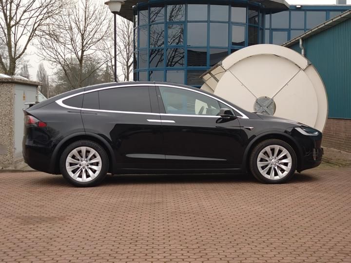 Photo 3 VIN: 5YJXCCE24HF055985 - TESLA MODEL X MPV 