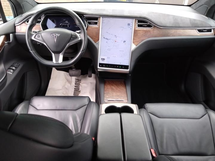 Photo 4 VIN: 5YJXCCE24HF055985 - TESLA MODEL X MPV 