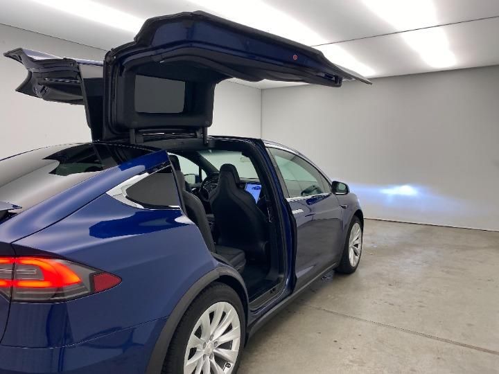 Photo 27 VIN: 5YJXCCE24HF063553 - TESLA MODEL X SUV 