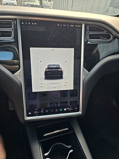 Photo 18 VIN: 5YJXCCE24HF073550 - TESLA MODEL X 