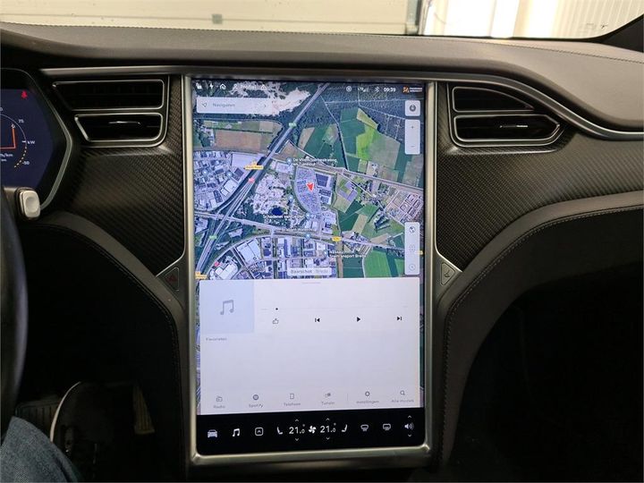 Photo 19 VIN: 5YJXCCE26HF070942 - TESLA X 