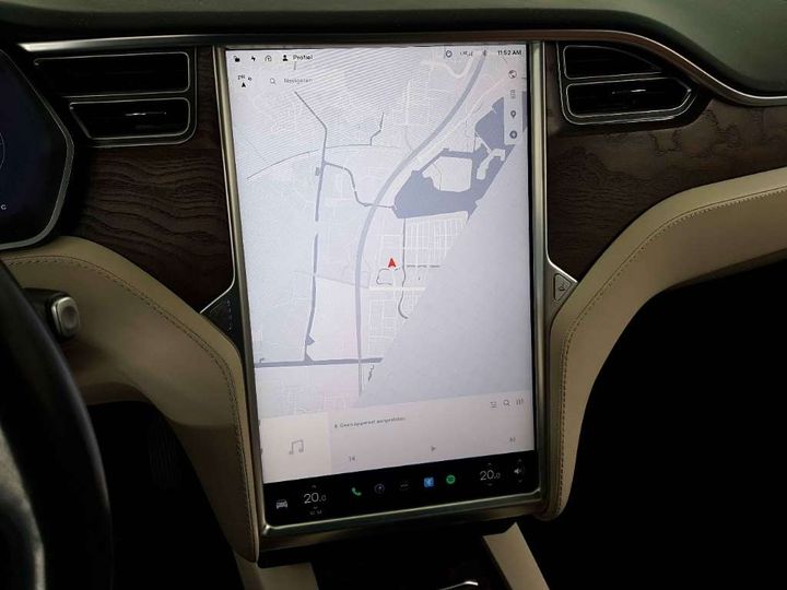 Photo 20 VIN: 5YJXCCE27HF065359 - TESLA MODEL X 