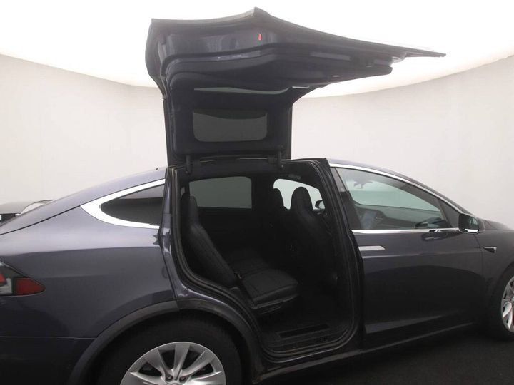 Photo 16 VIN: 5YJXCCE28JF112016 - TESLA MODEL X 