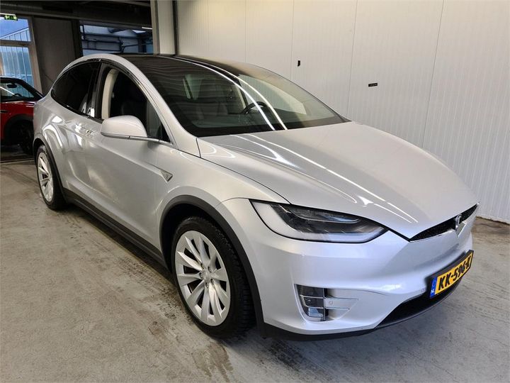 Photo 3 VIN: 5YJXCCE29GF014718 - TESLA X 