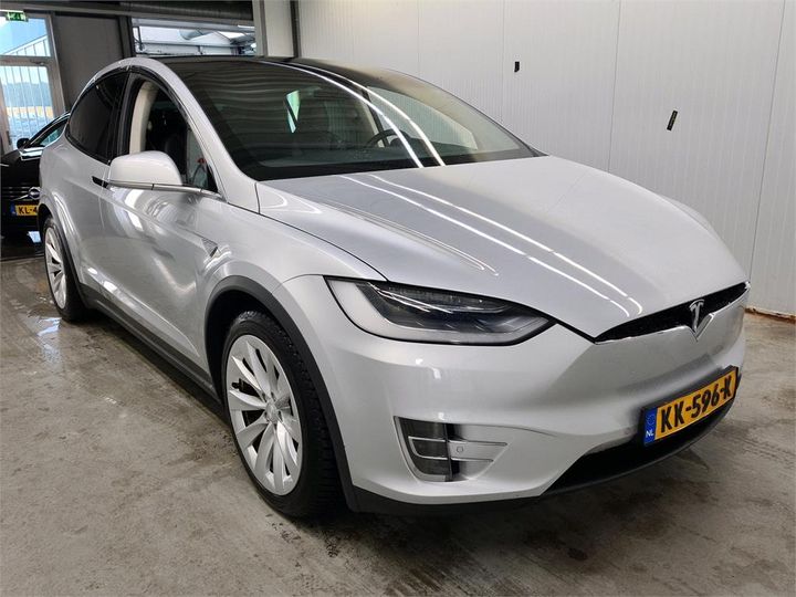 Photo 4 VIN: 5YJXCCE29GF014718 - TESLA X 