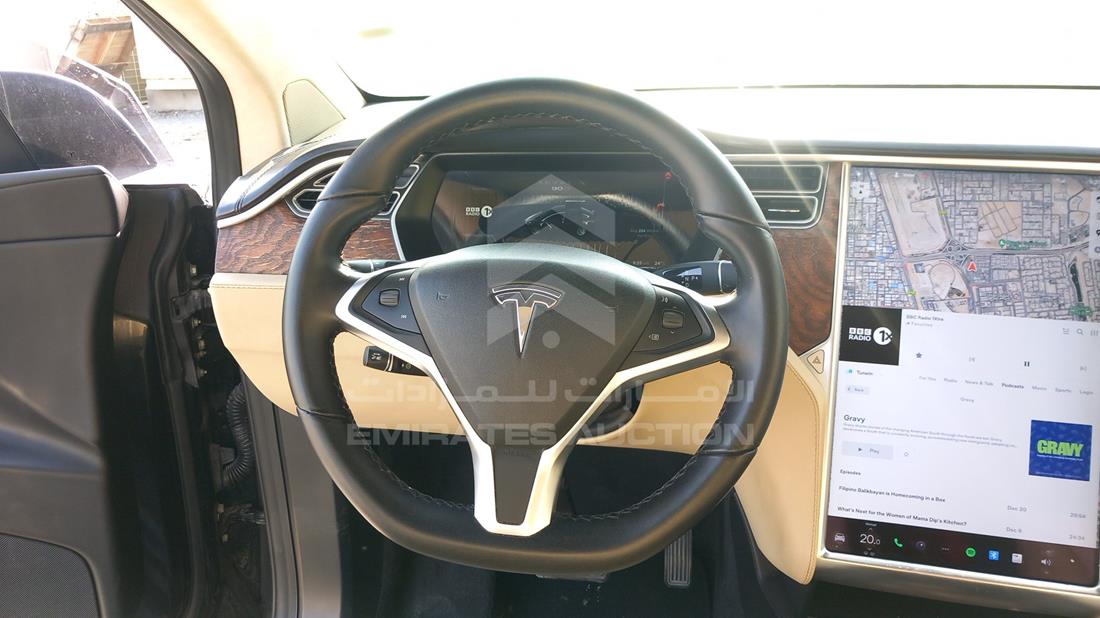 Photo 15 VIN: 5YJXCCE29HF054993 - TESLA MODEL X 