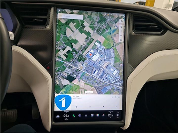 Photo 8 VIN: 5YJXCCE29JF110274 - TESLA MODEL X 