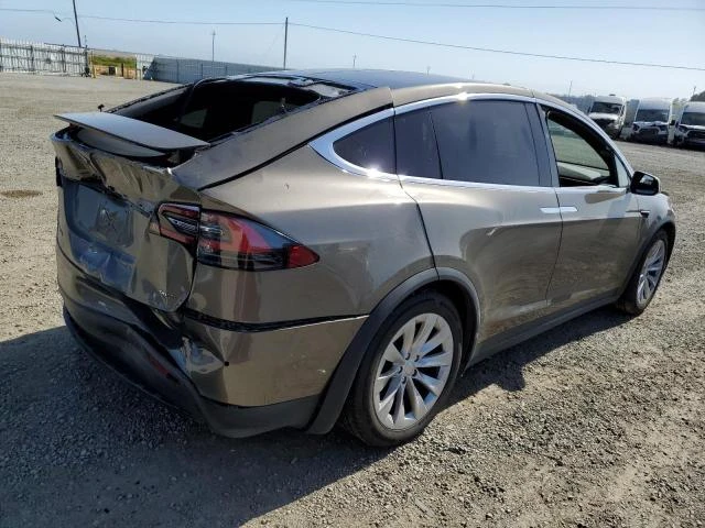 Photo 2 VIN: 5YJXCDE20GF026004 - TESLA MODEL X 