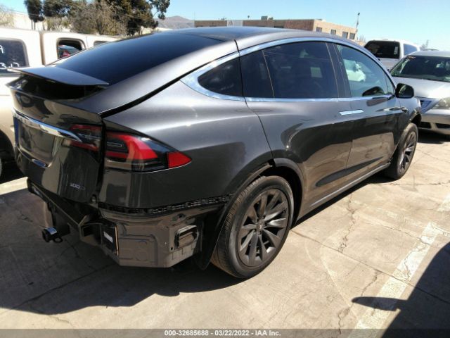 Photo 3 VIN: 5YJXCDE20HF065533 - TESLA MODEL X 