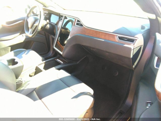 Photo 4 VIN: 5YJXCDE20HF065533 - TESLA MODEL X 