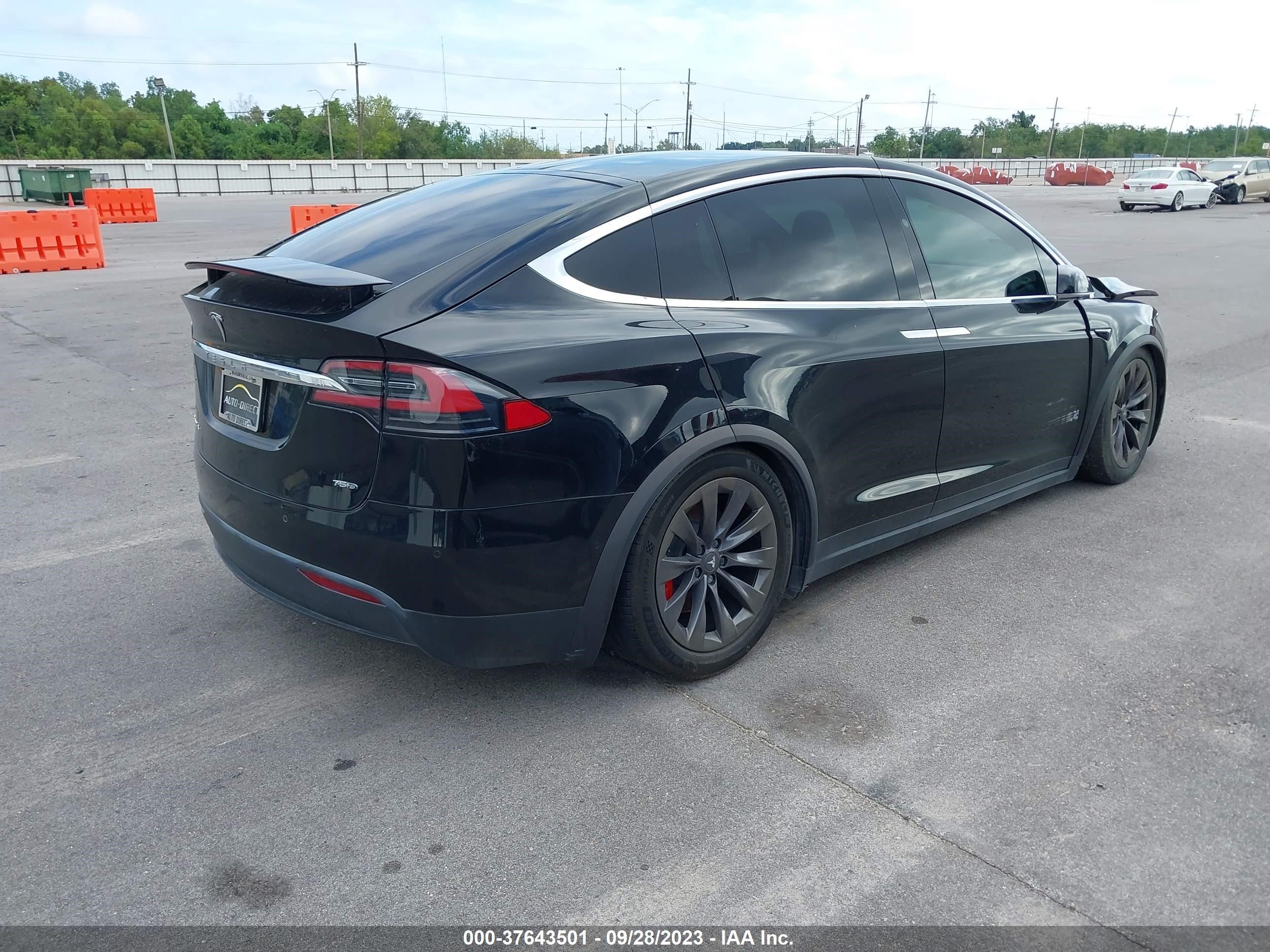 Photo 3 VIN: 5YJXCDE20JF120245 - TESLA MODEL X 