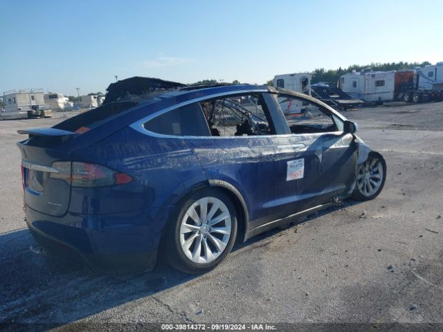 Photo 3 VIN: 5YJXCDE20LF237228 - TESLA MODEL X 