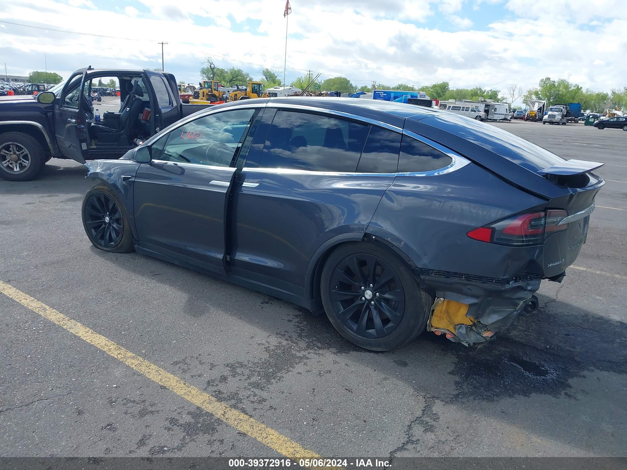 Photo 2 VIN: 5YJXCDE21JF128273 - TESLA MODEL X 