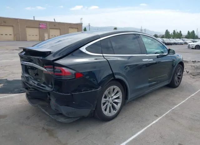 Photo 3 VIN: 5YJXCDE21JF135840 - TESLA MODEL X 