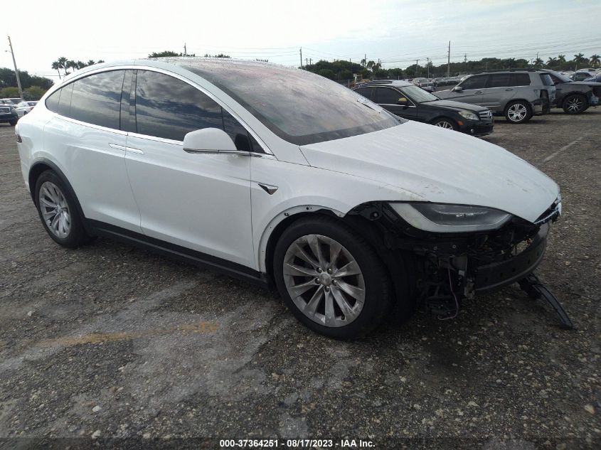 Photo 0 VIN: 5YJXCDE21LF282176 - TESLA MODEL X 