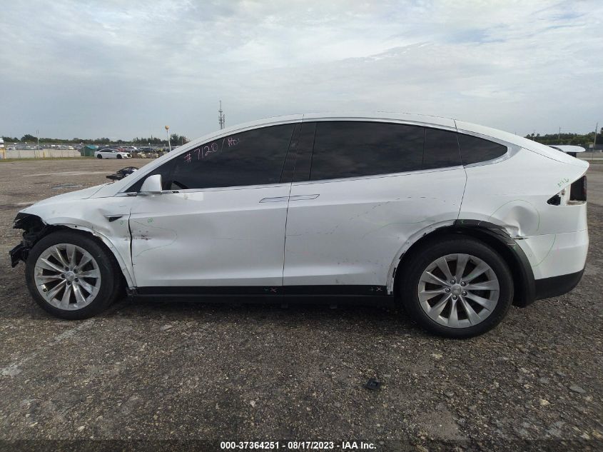 Photo 13 VIN: 5YJXCDE21LF282176 - TESLA MODEL X 