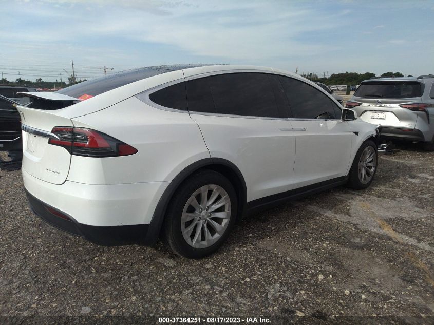 Photo 3 VIN: 5YJXCDE21LF282176 - TESLA MODEL X 