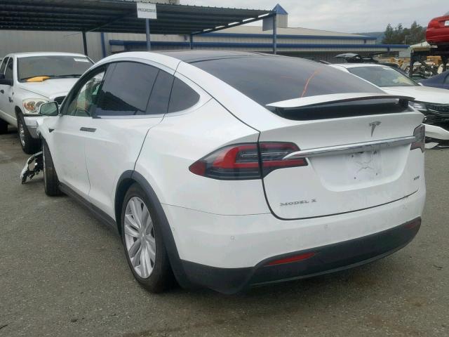 Photo 2 VIN: 5YJXCDE22HF049009 - TESLA MODEL X 