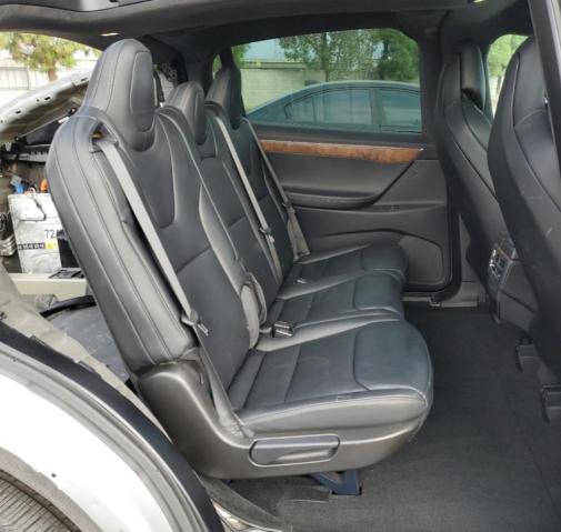 Photo 10 VIN: 5YJXCDE22HF068322 - TESLA MODEL X 