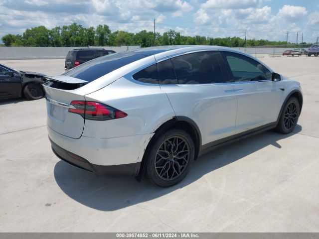 Photo 3 VIN: 5YJXCDE22JF090536 - TESLA MODEL X 