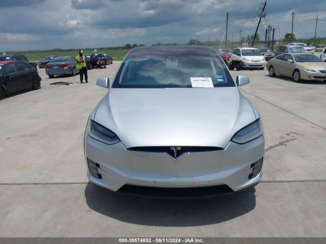 Photo 5 VIN: 5YJXCDE22JF090536 - TESLA MODEL X 