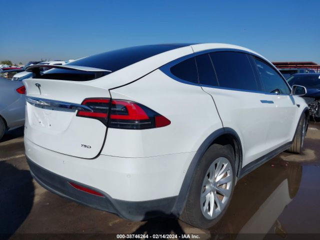 Photo 3 VIN: 5YJXCDE22JF104211 - TESLA MODEL X 