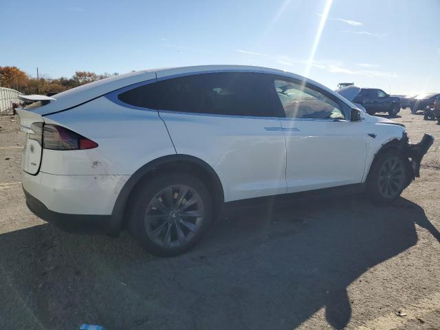 Photo 2 VIN: 5YJXCDE22JF121901 - TESLA MODEL X 