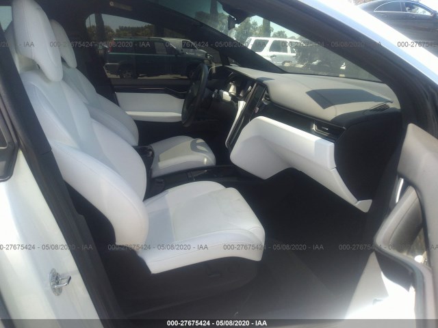 Photo 4 VIN: 5YJXCDE22JF130131 - TESLA MODEL X 