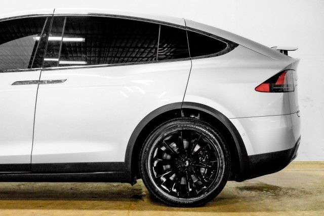 Photo 9 VIN: 5YJXCDE23GF034159 - TESLA MODEL X 