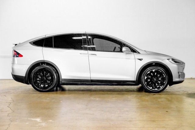 Photo 3 VIN: 5YJXCDE23GF034159 - TESLA MODEL X 