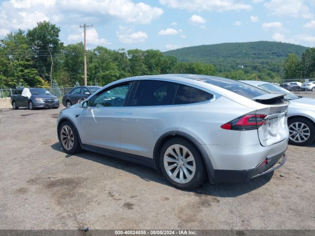 Photo 2 VIN: 5YJXCDE23HF067843 - TESLA MODEL X 