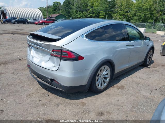 Photo 3 VIN: 5YJXCDE23HF067843 - TESLA MODEL X 