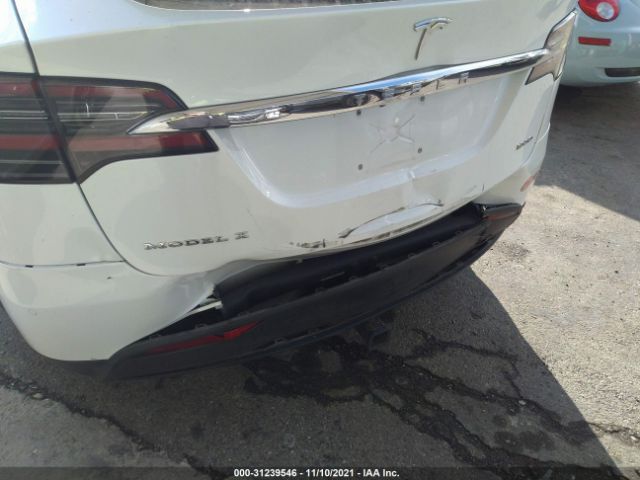 Photo 5 VIN: 5YJXCDE24HF066586 - TESLA MODEL X 