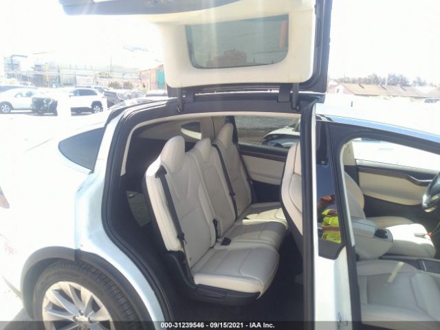 Photo 7 VIN: 5YJXCDE24HF066586 - TESLA MODEL X 