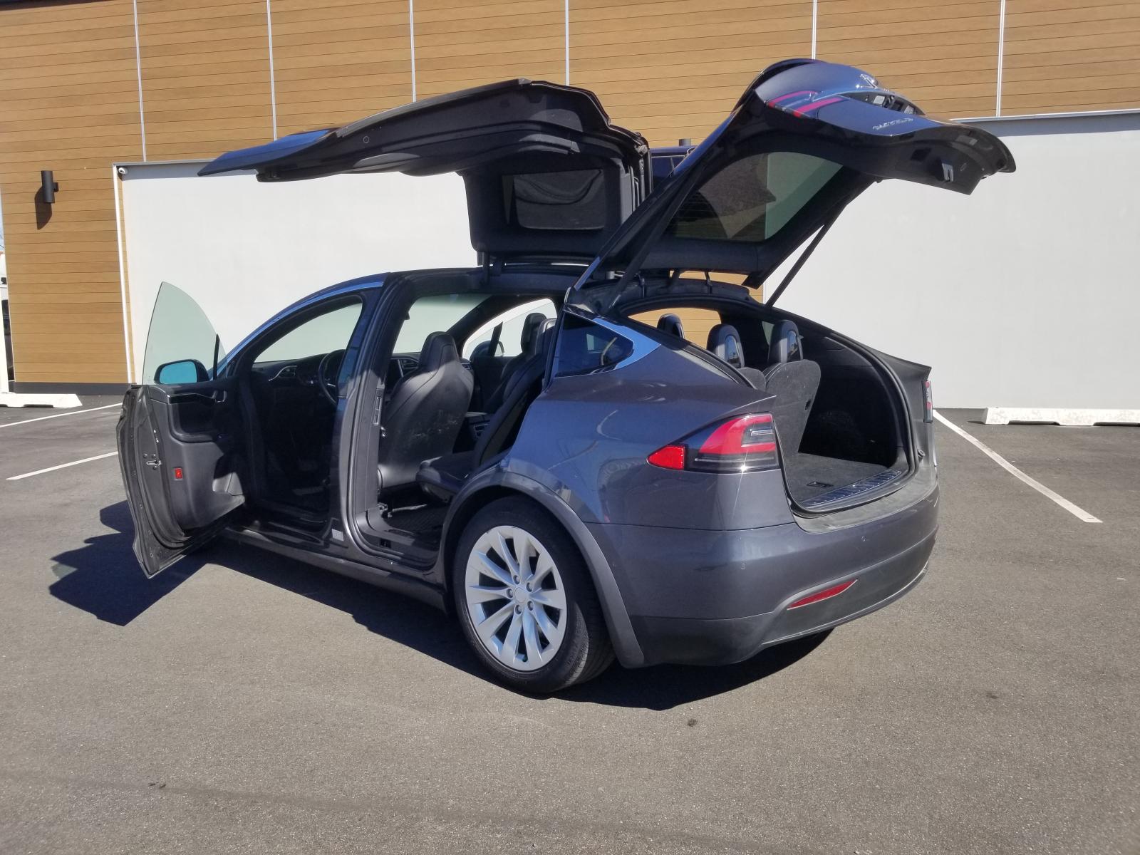 Photo 2 VIN: 5YJXCDE24JF090537 - TESLA MODEL X 